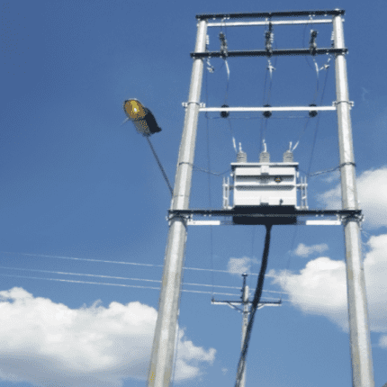 postes metálicos en acero para redes de distribución eléctrica